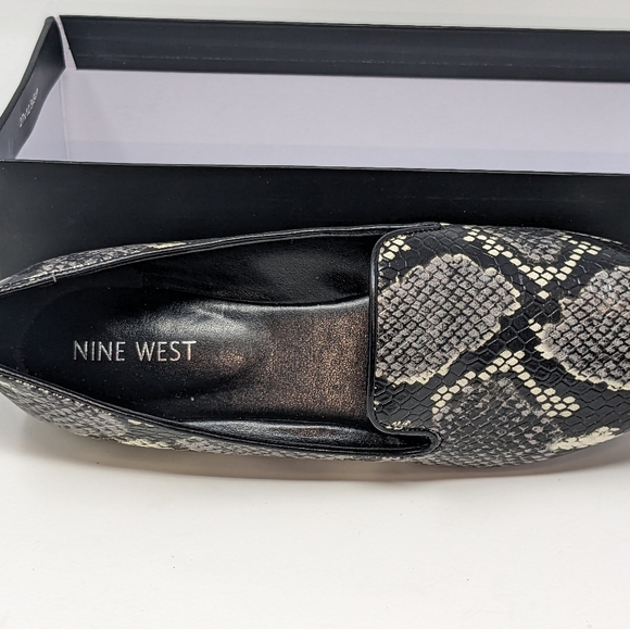 Nine West Hayden3 Flats Gray And White Snakeskin Pattern Size 7.5M Barely Worn - Picture 6 of 11